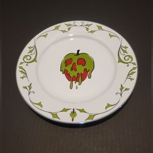 Zrike Brands Disney Villains "Poison Apple" Design Dinner Plate 10.5 Inches
